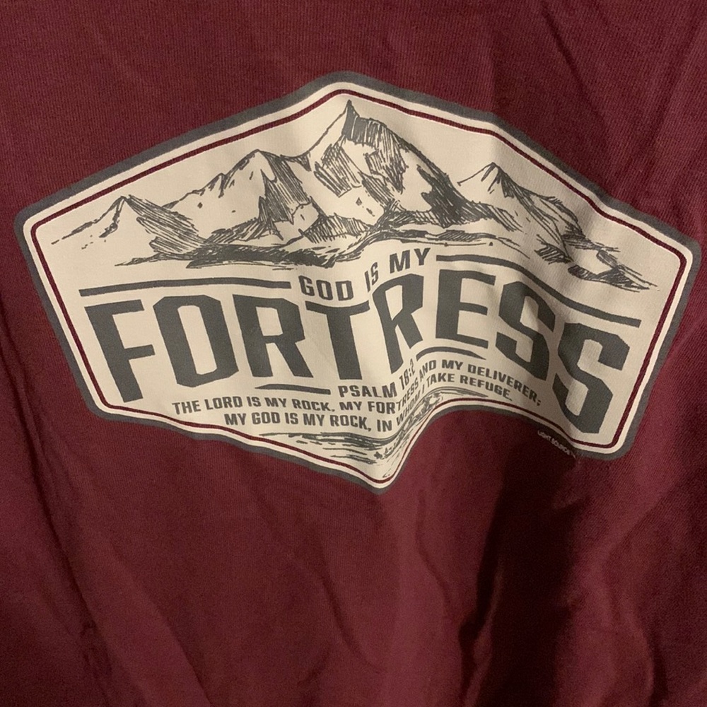 New maroon 2x T-shirt